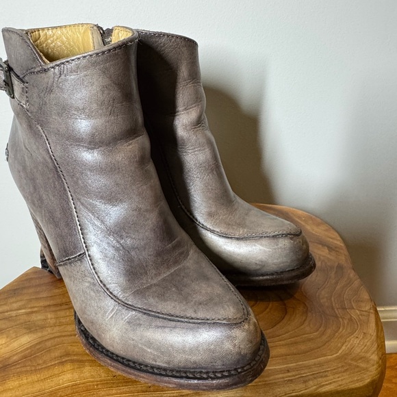 Bed Stu Isla High Heeled Bootie Boots Women Sz. 7.5 Gray/Brown Distressed Buckle - Picture 8 of 15